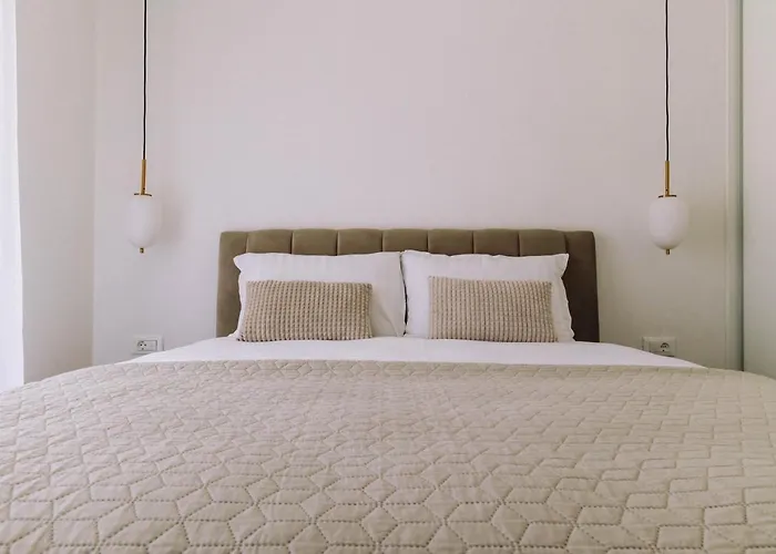 Brand New & Comfort Apartment L & L ,Free Parking + Close To Beach