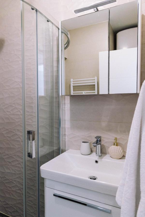 Brand New & Comfort L & L ,free Parking + Close To Appartamento *